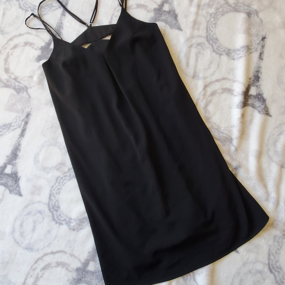 The little black dress! - Picture 5 of 12